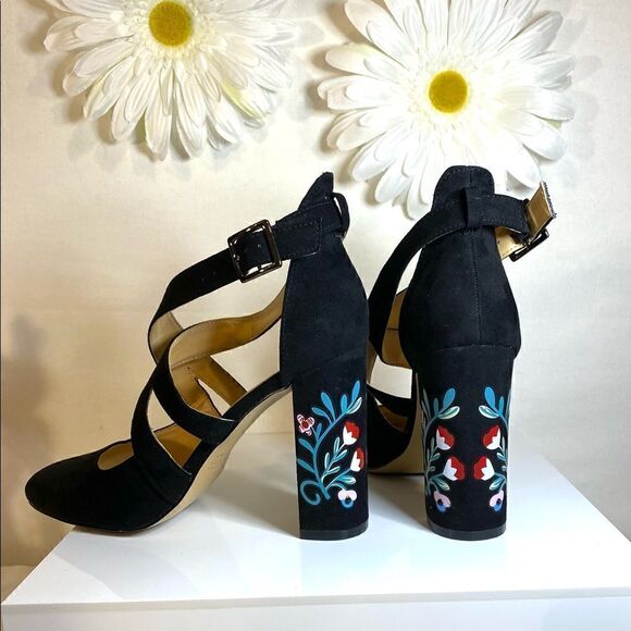 Badgley Mischa Tattoo Painted Heels - Picture 4 of 6